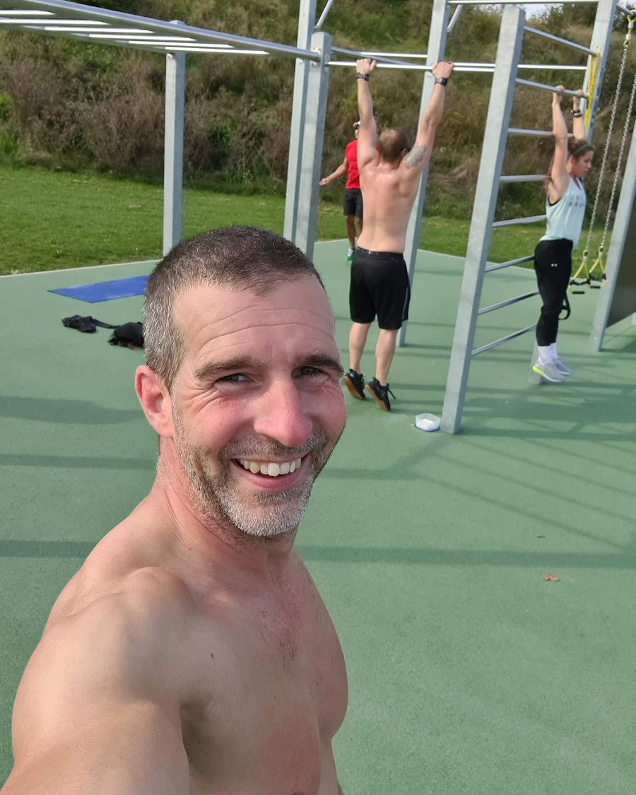 Ulf training outdoors at the bars